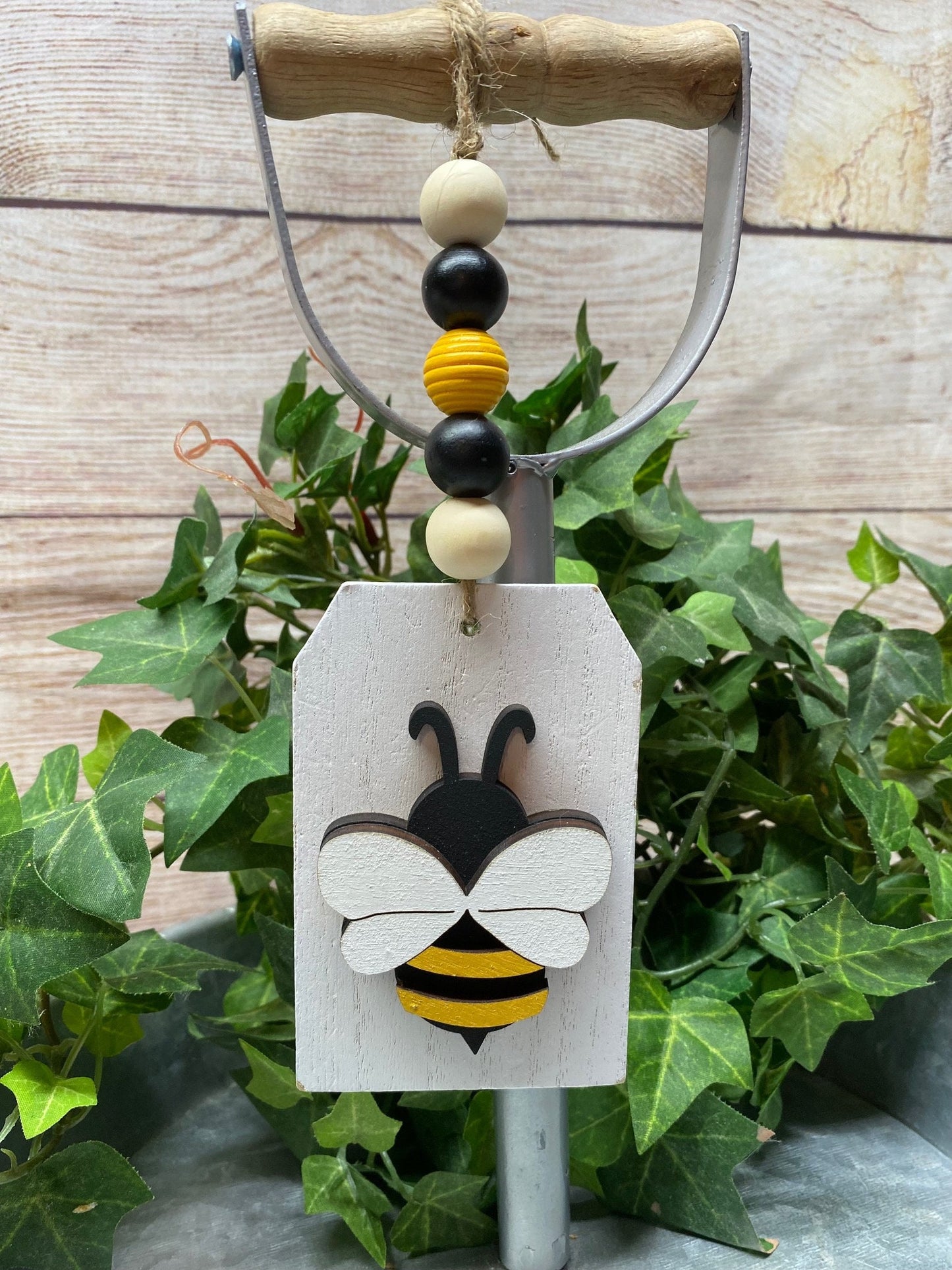 Bee Tiered Tray Garland Tag