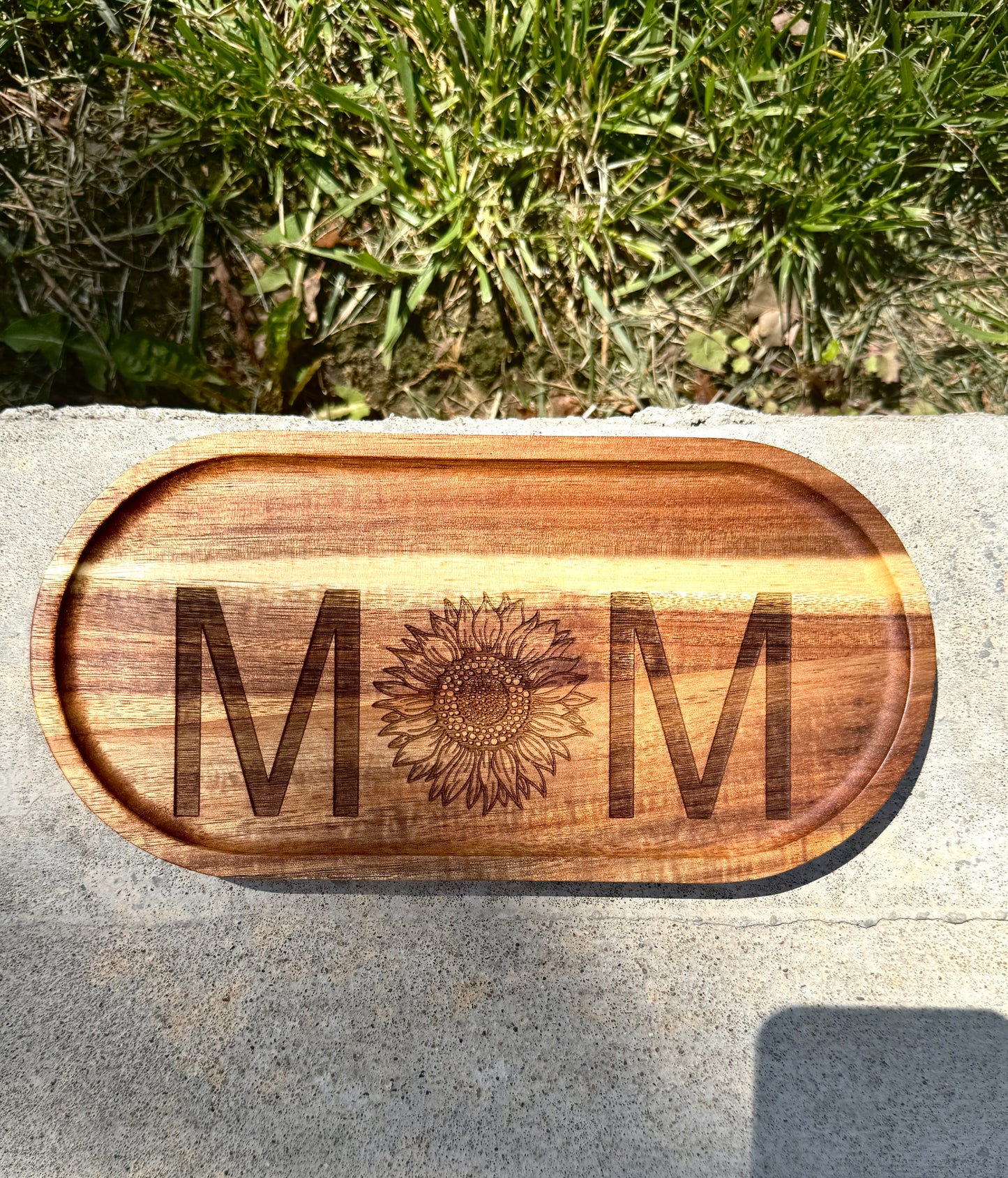 Mom with Sunflower - Engraved Acacia Wood Oval Tray