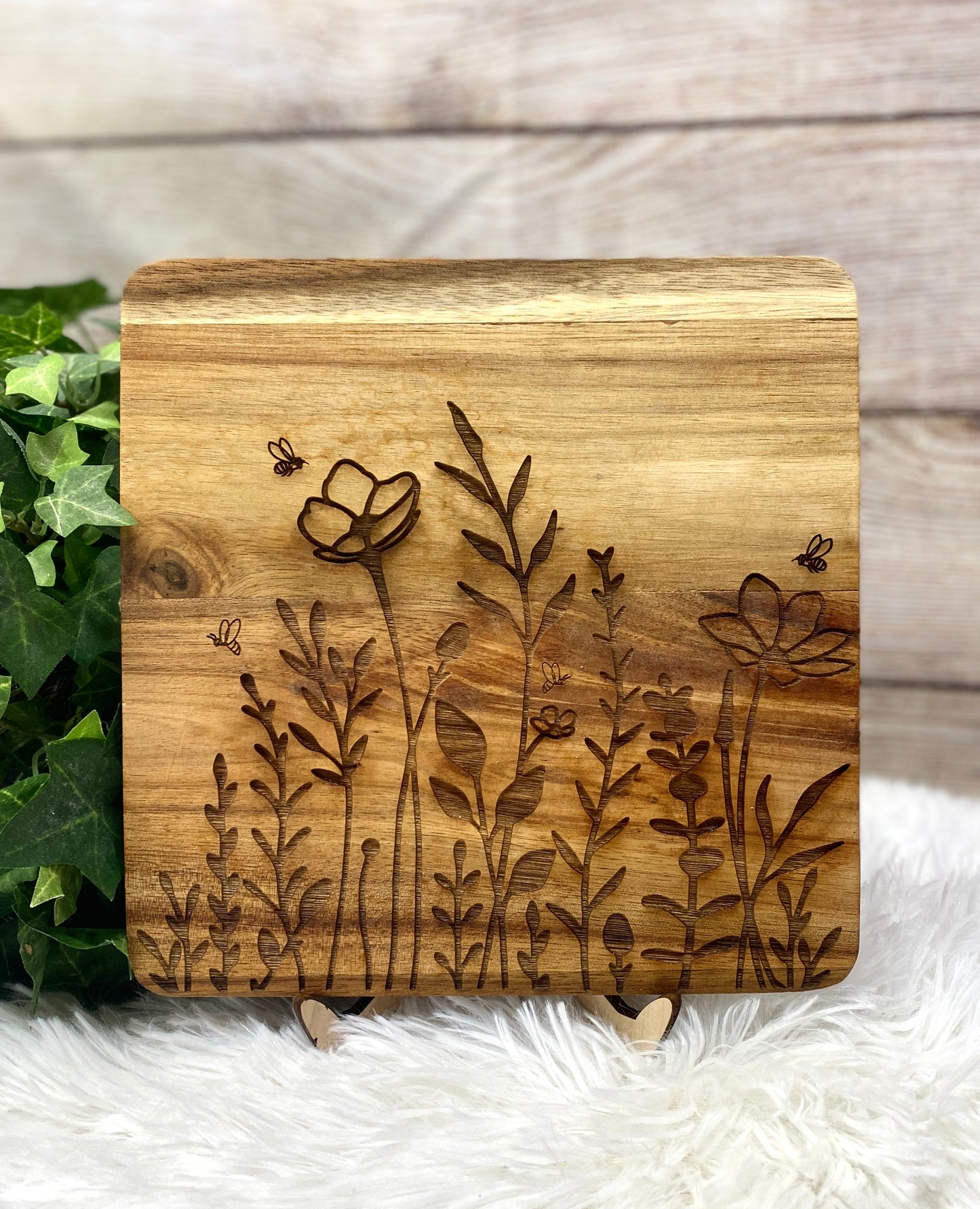 Wildflower and Bees Wood Trivet Tableware