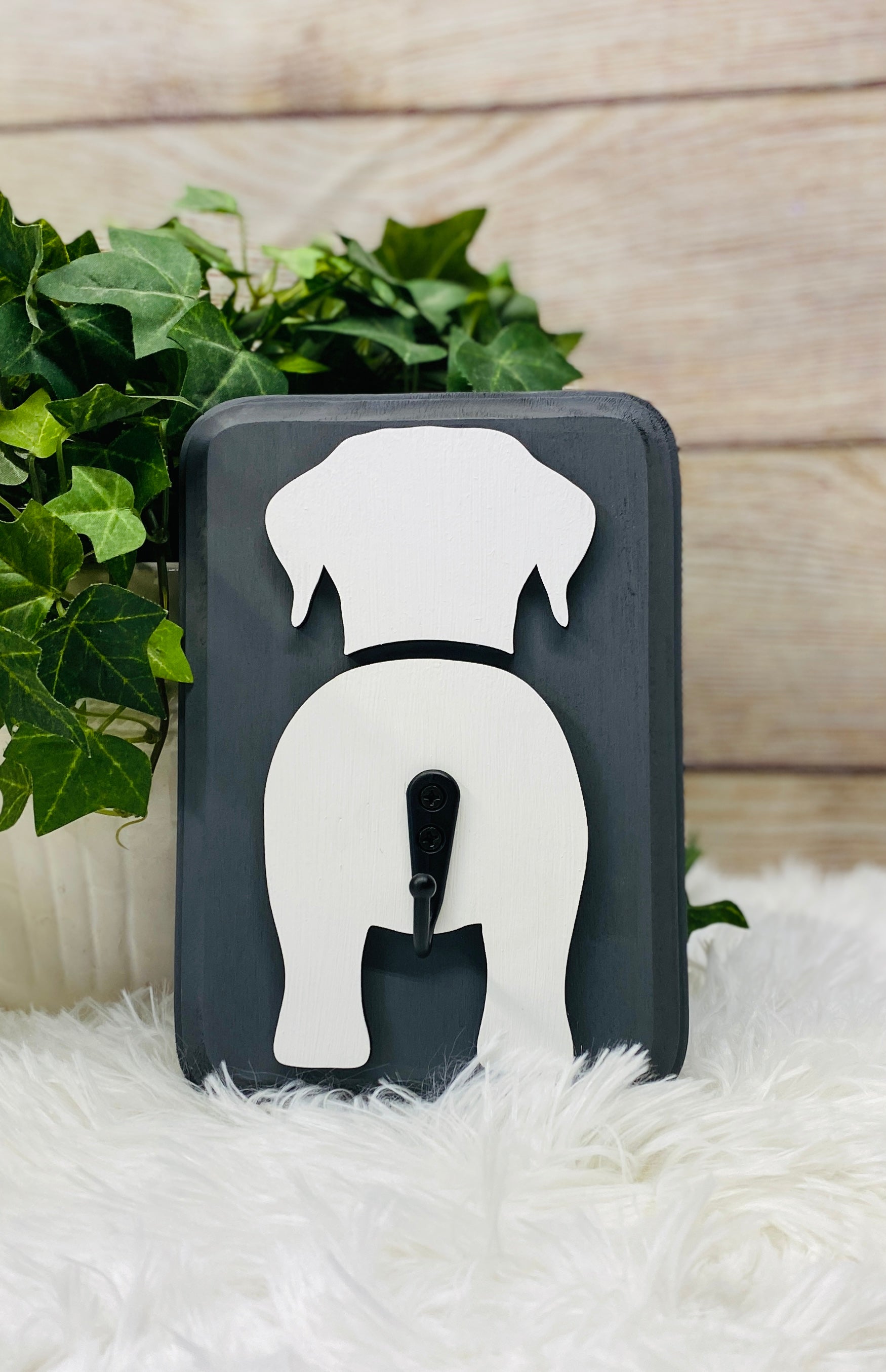 Rustic Wood Dog Leash Hanger: Stylish Organization for Pet