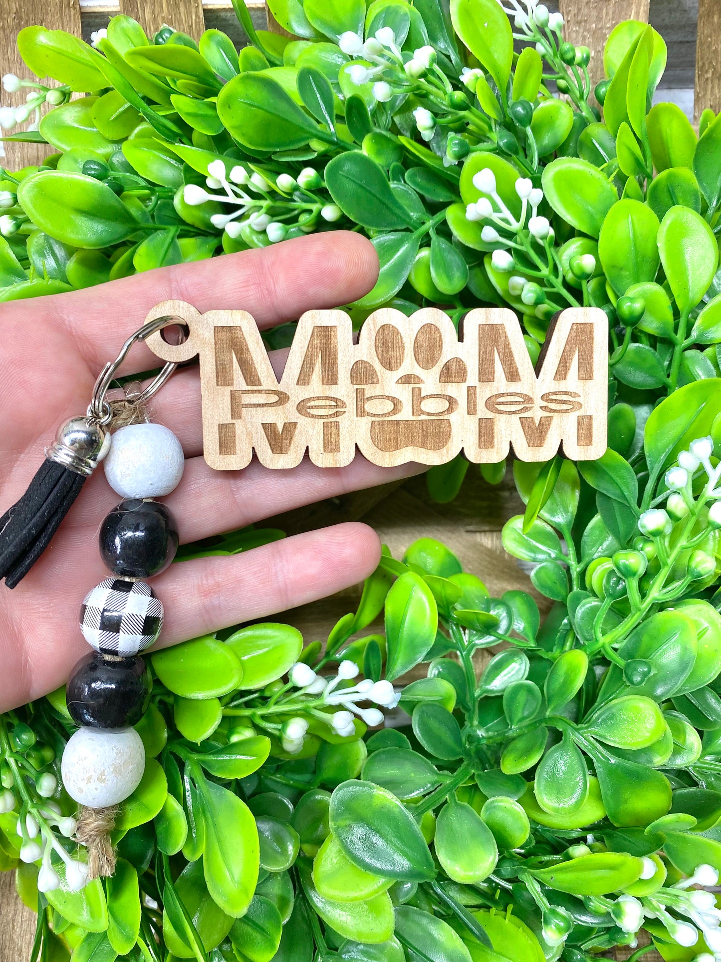 Dog Mom Personalized Keychain with Dog Names, Wood Engraved Dog Mom Keychain, Mother's Day Gift from Dog, Laser Engraved Dog Mom Keychain